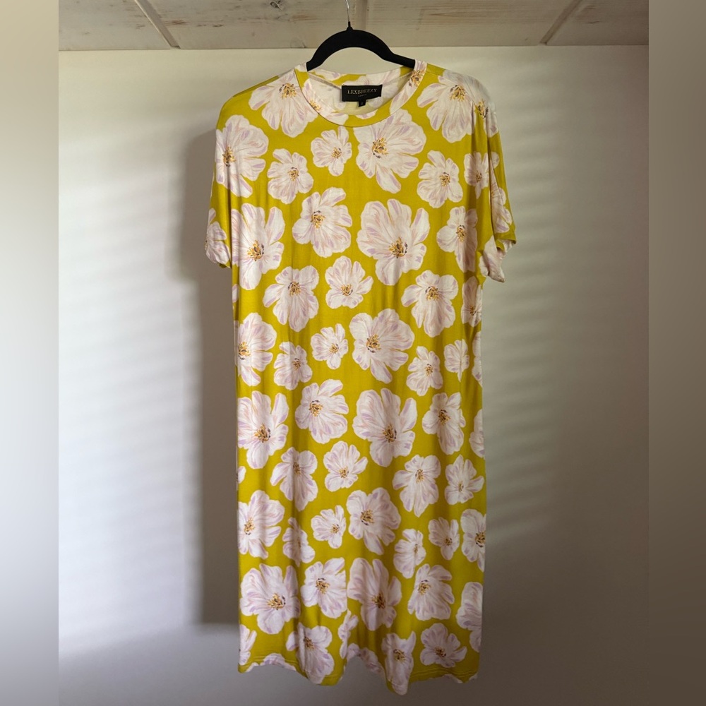 Lex Breezy T-Shirt Dress • Lightly Worn • Great Condition